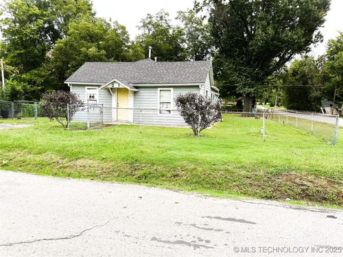 201 Indianola St, Pryor, OK, 74361-4006 | Card Image