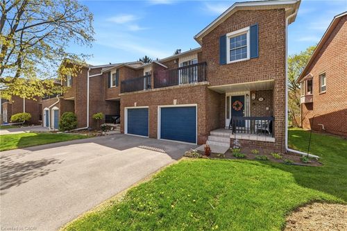 15-1205 Lamb'S Crt, Burlington, ON, L7S2G5 | Card Image