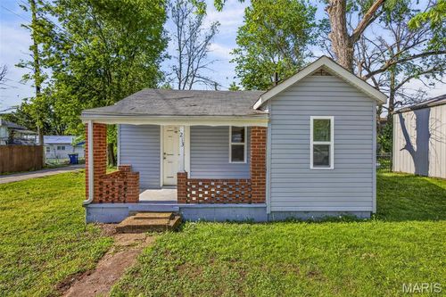 213 Amvets Dr, De Soto, MO, 63020-2319 | Card Image