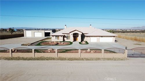 11830 Joshua Dell Rd, Victorville, CA, 92392-2122 | Card Image