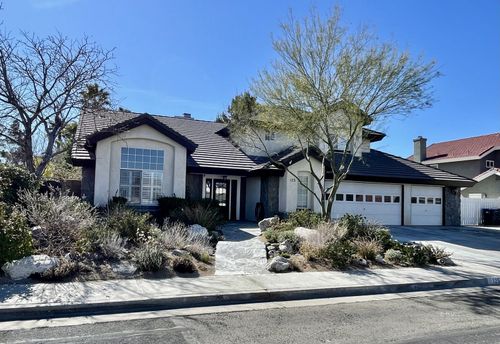 125 W Mojave Rose Ave, Ridgecrest, CA, 93555-7704 | Card Image