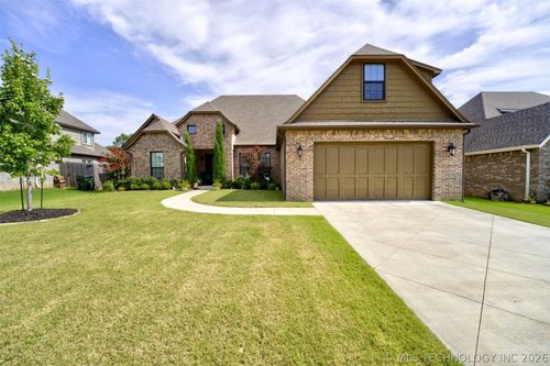 17 E 32nd Street, Sand Springs, OK, 74063 | Card Image
