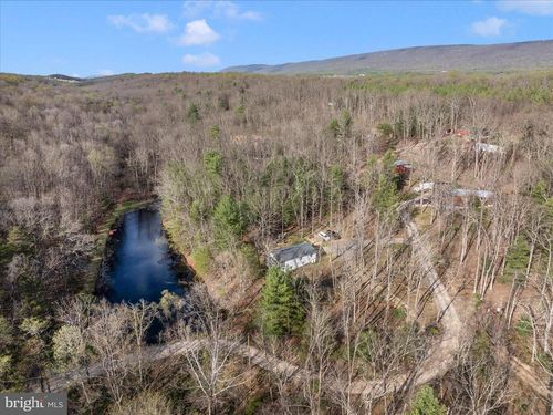 371 Oak Hill Rd, BERKELEY SPRINGS, WV, 25411-6618 | Card Image