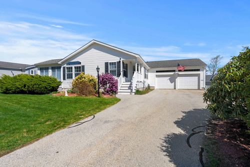 20 Loggers Ln, Sandown, NH, 03873-2076 | Card Image