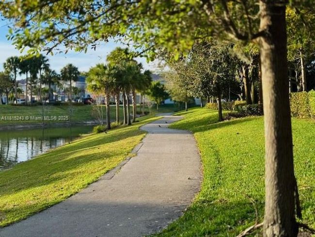 APT-1014 - 4001 Hillcrest Dr, Condo with 1 bedrooms, 2 bathrooms and null parking in Hollywood FL | Image 23