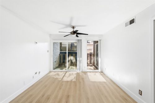 apt-102-1304 Summit St, Austin, TX, 78741-1122 | Card Image