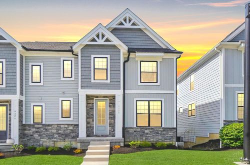9324 Old Plainfield Rd, Blue Ash, OH, 45236-1004 | Card Image