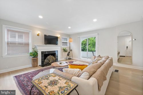 4225 E West Hwy, BETHESDA, MD, 20814-4405 | Card Image