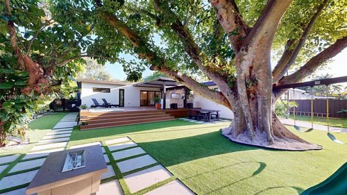 641 Nightingale Ave, Miami Springs, FL, 33166-3944 | Card Image