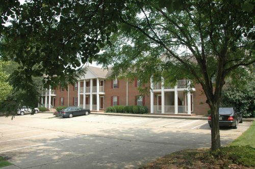 73 Forest Hill Dr, Frankfort, KY, 40601-3718 | Card Image