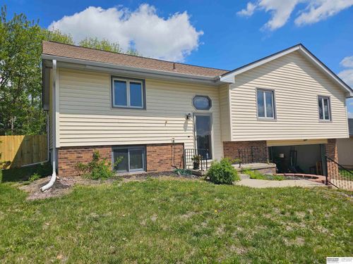 820 Spruce Dr, Papillion, NE, 68046-4736 | Card Image