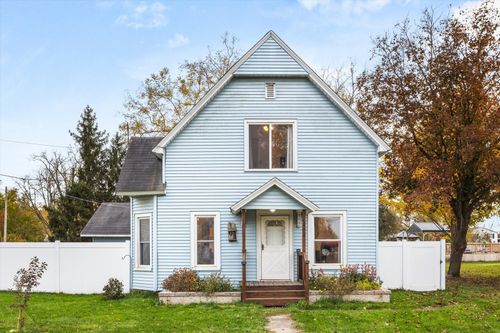 102 Waverly St, Essex, IL, 60935-8806 | Card Image