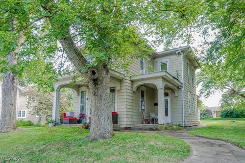 412 N Mill St, Louisville, OH, 44641-1429 | Card Image