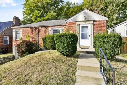 415 Robert Ave, Ferguson, MO, 63135-3526 | Card Image