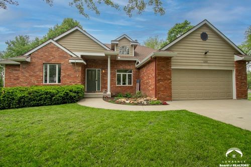 1209 10th St, Baldwin City, KS, 66006-4152 | Card Image