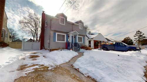 2718 Anthony Ave, Bellmore, NY, 11710-4622 | Card Image