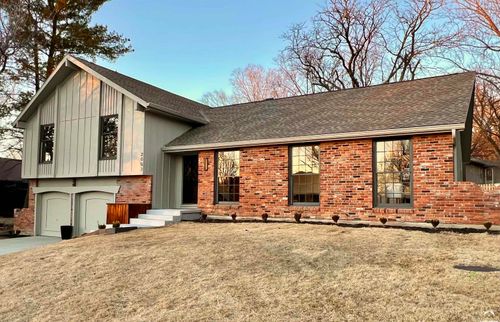 2002 Quail Creek Dr, Lawrence, KS, 66047-2139 | Card Image