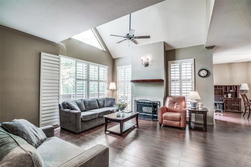 246 Litchfield Ln, Houston, TX, 77024-6030 | Card Image