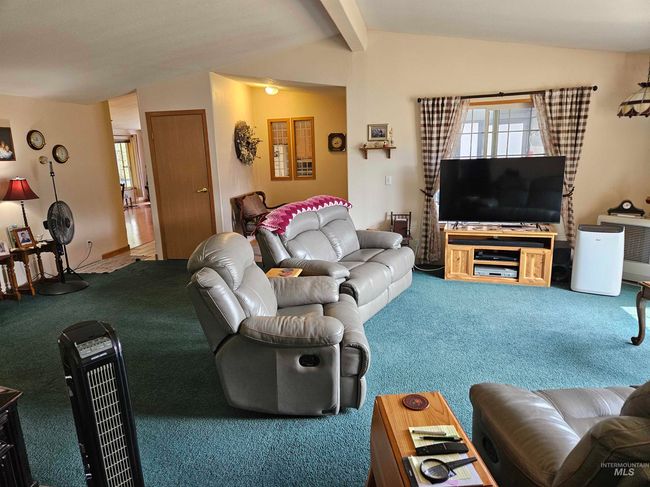 Living area featuring carpet floors | Image 7