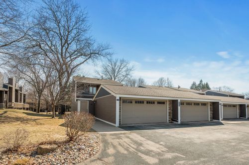 apt-67-570 Woodhill Dr, Roseville, MN, 55113-2359 | Card Image