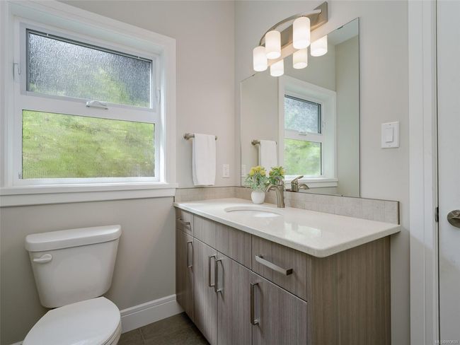 2nd bath upstairs | Image 18