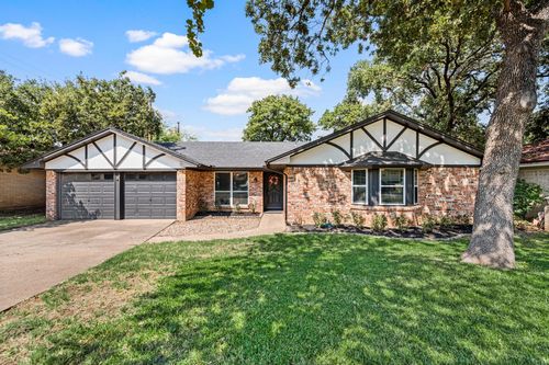 805 Spring Brook Dr, Bedford, TX, 76021-4303 | Card Image