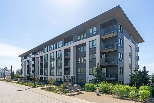 203 - 9228 Slopes Mews, Condo with 1 bedrooms, 1 bathrooms and 1 parking in Burnaby BC | Image 1