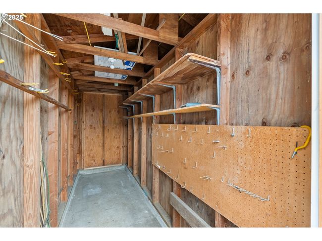 420 Mar Loop, House other with 3 bedrooms, 2 bathrooms and 2 parking in Eugene OR | Image 42
