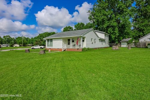 620 S Raleigh St, Wallace, NC, 28466-2028 | Card Image