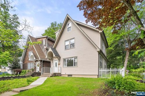 93 Stelfox St, Demarest, NJ, 07627-1516 | Card Image