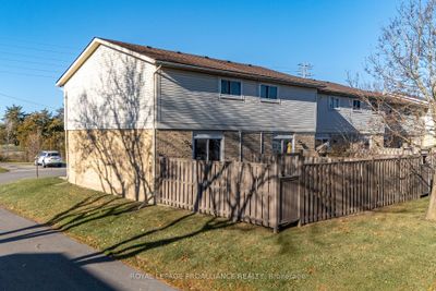 52 Cascade Blvd, Condo with 2 bedrooms, 2 bathrooms and 1 parking in Belleville ON | Image 3