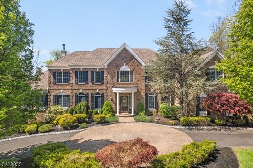 17 Carlisle Ct, Chester, NJ, 07930-2057 | Card Image