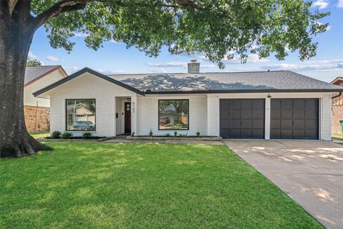 6107 Golden Forest Dr, Houston, TX, 77092-2361 | Card Image