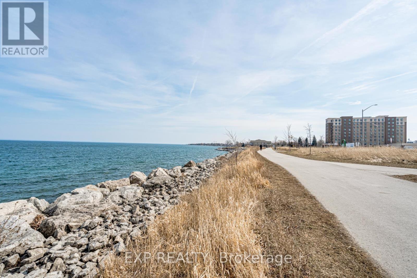 Residential Lease in Hamilton (Lakeshore) 3
