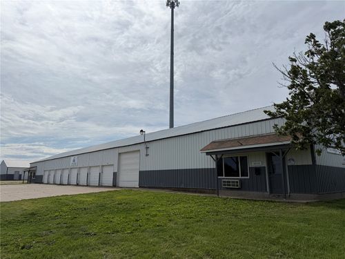 301 Old Dubuque Rd, Anamosa, IA, 52205-1455 | Card Image