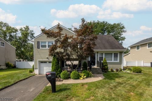 203 Stahls Way, North Plainfield, NJ, 07060-3937 | Card Image