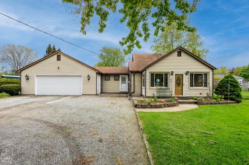 17346 Common Rd, Roseville, MI, 48066-1952 | Card Image
