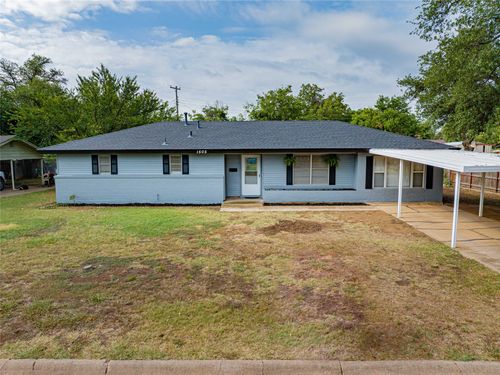 1505 Westridge Cir, Breckenridge, TX, 76424-2524 | Card Image