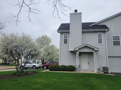2492-2492 Dickens Dr, Aurora, IL, 60503-5766 | Card Image