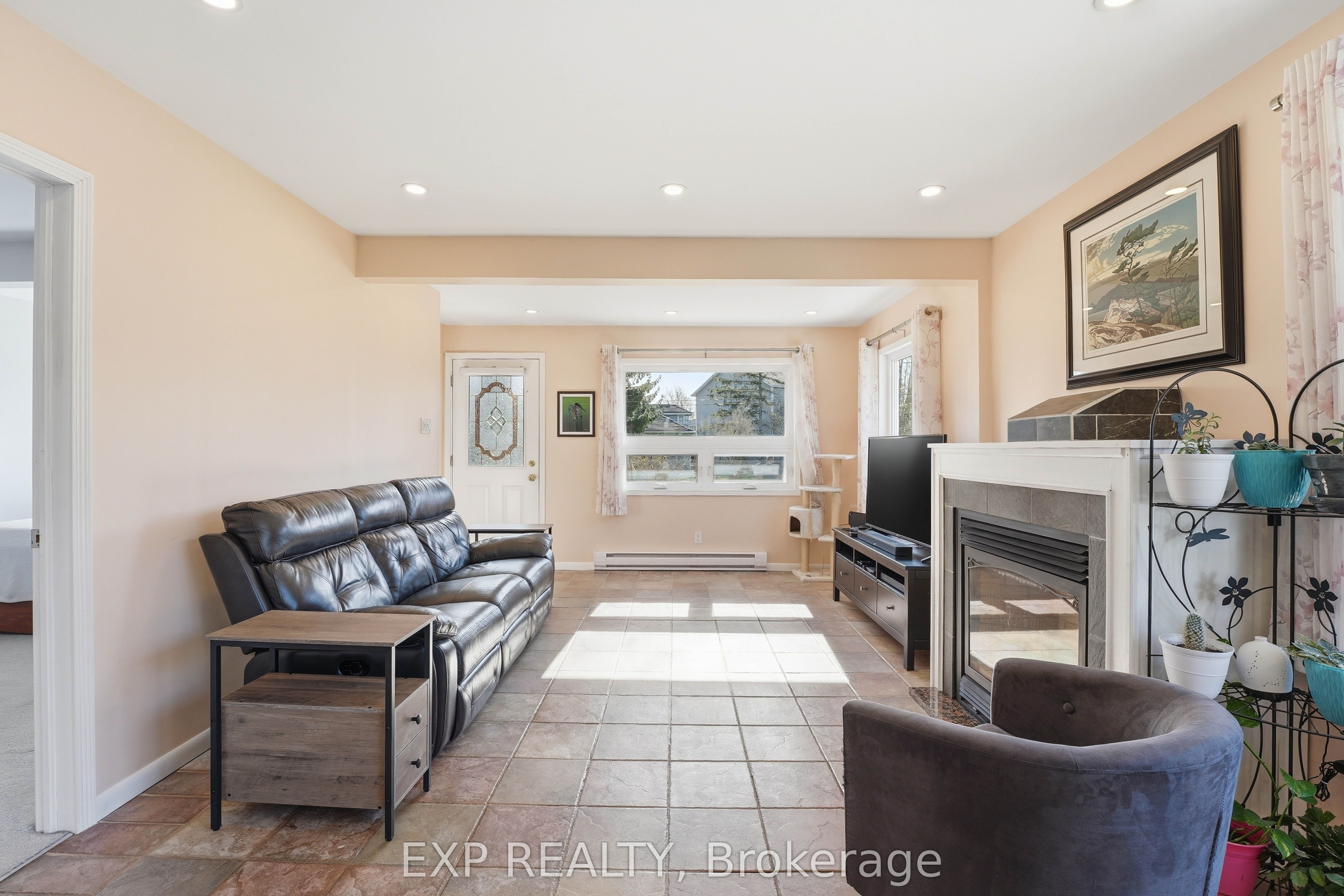 Residential in Georgina 5