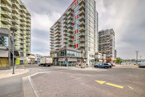 810-10 Brentwood Common Nw, Calgary, AB, T2L1K8 | Card Image