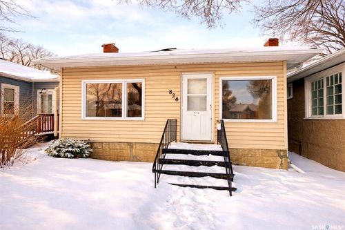 824 College Avenue, Regina, SK, S4S0X9 | Card Image