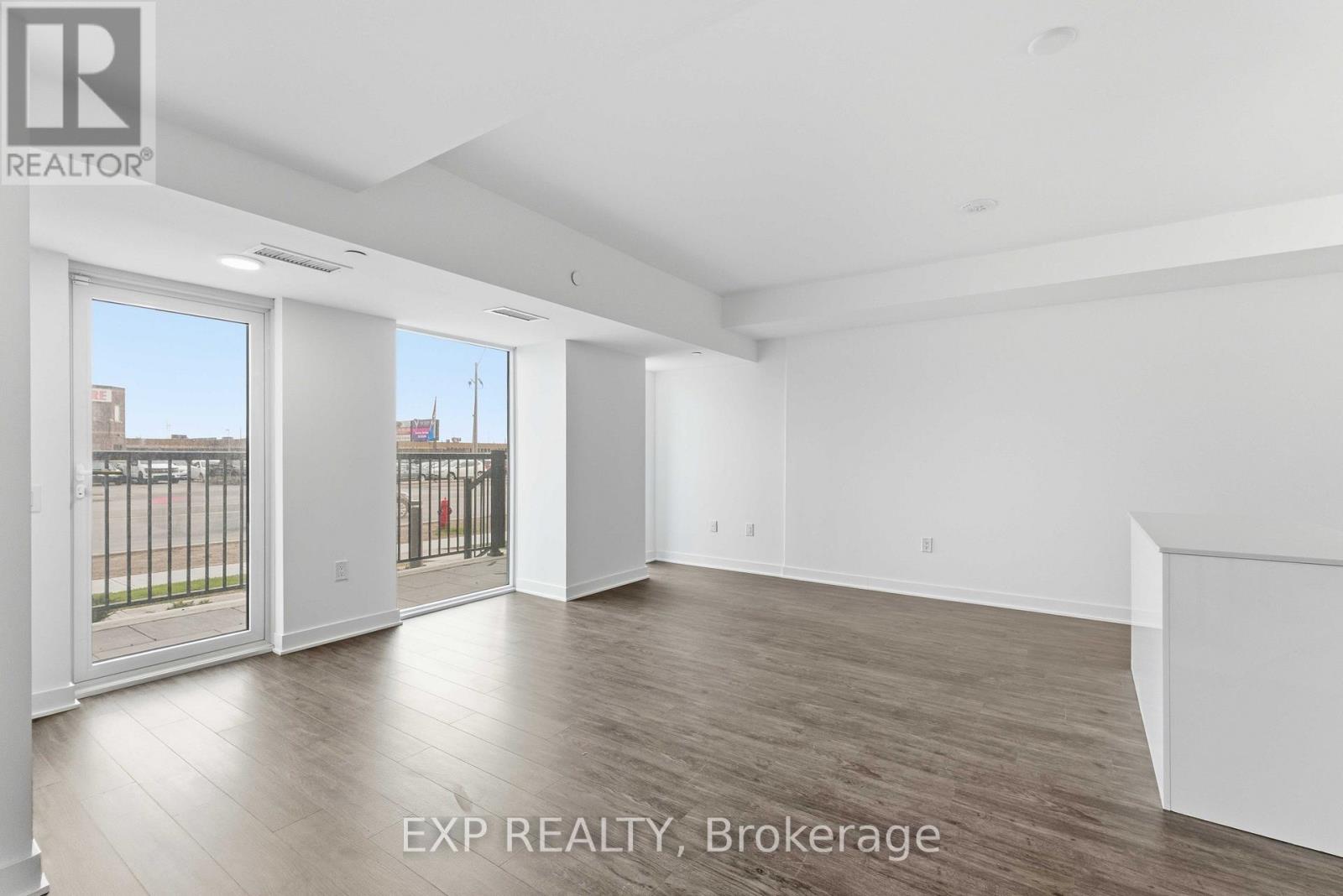 Residential in Hamilton (Riverdale) 3