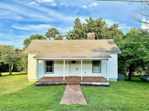 108 Village Ave, Randleman, NC, 27317-9478 | Card Image