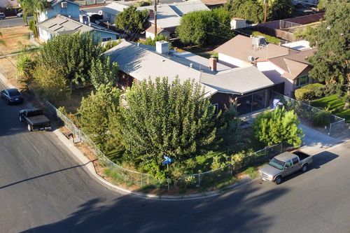 460 N Walch St, Porterville, CA, 93257-1832 | Card Image