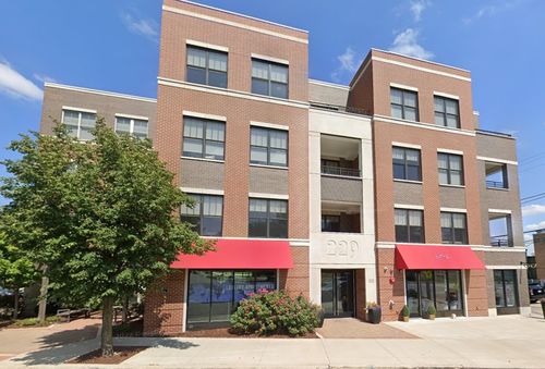 210-229 Park Ave, Clarendon Hills, IL, 60514-1348 | Card Image