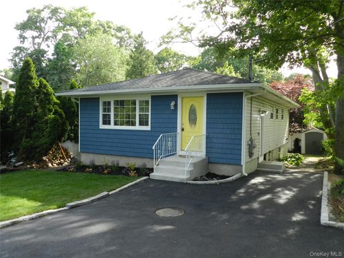 48 Rockaway Dr, Sound Beach, NY, 11789-1840 | Card Image