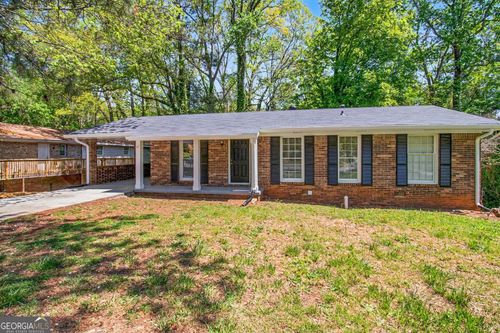 835 Pine Roc Dr, Stone Mountain, GA, 30083-3521 | Card Image