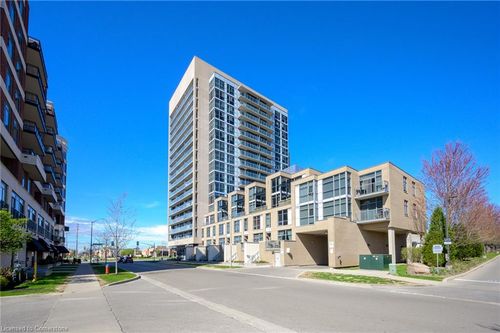 219-1940 Ironstone Dr, Burlington, ON, L7L0E4 | Card Image