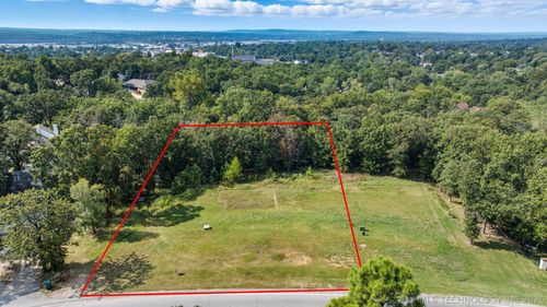 718 E Old North Rd, Sand Springs, OK, 74063-8943 | Card Image